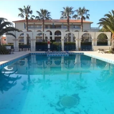 Avec Piscine, 5 Couchages, Parking,