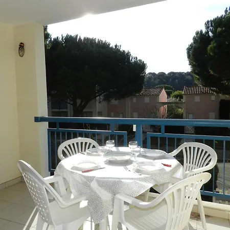 Apartment Avec Piscine, 5 Couchages, Parking, Le Lavandou - Fr-1-251-908 *