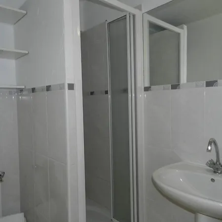 Avec Piscine, 5 Couchages, Parking,