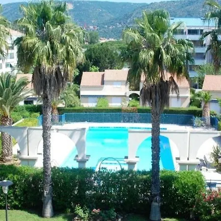 Apartment Avec Piscine, 5 Couchages, Parking, Le Lavandou - Fr-1-251-908