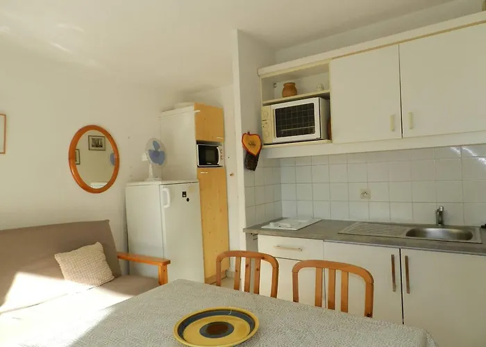 Lägenhet Avec Piscine, 5 Couchages, Parking, - Fr-1-251-908