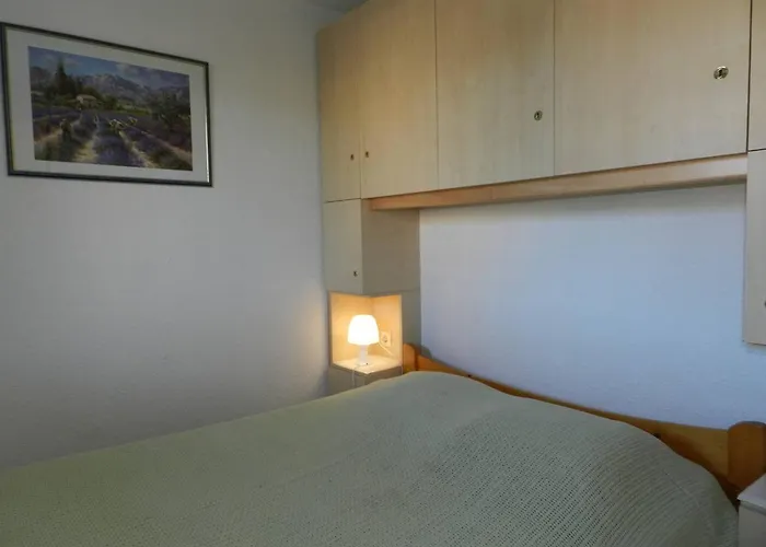 Avec Piscine, 5 Couchages, Parking, - Fr-1-251-908 * Le Lavandou